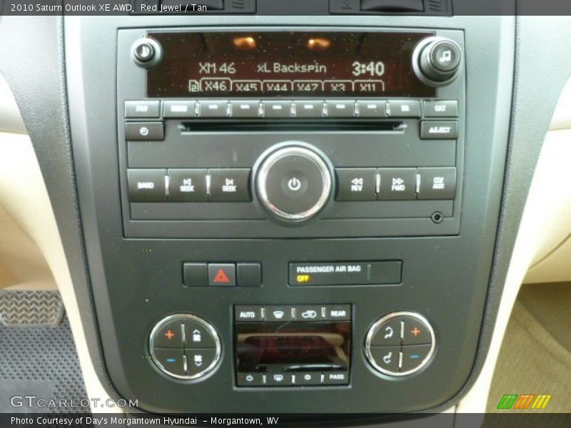 Controls of 2010 Outlook XE AWD