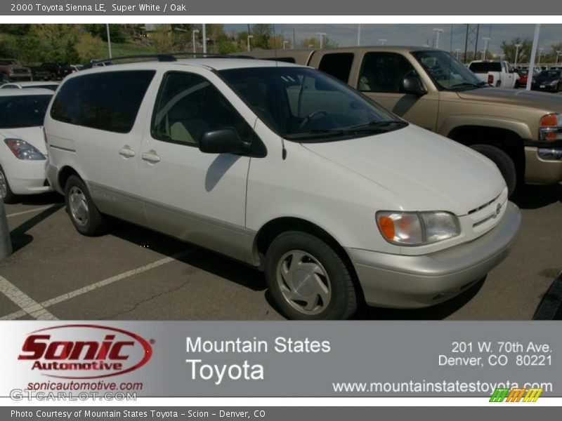 Super White / Oak 2000 Toyota Sienna LE