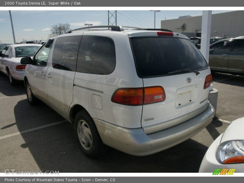 Super White / Oak 2000 Toyota Sienna LE
