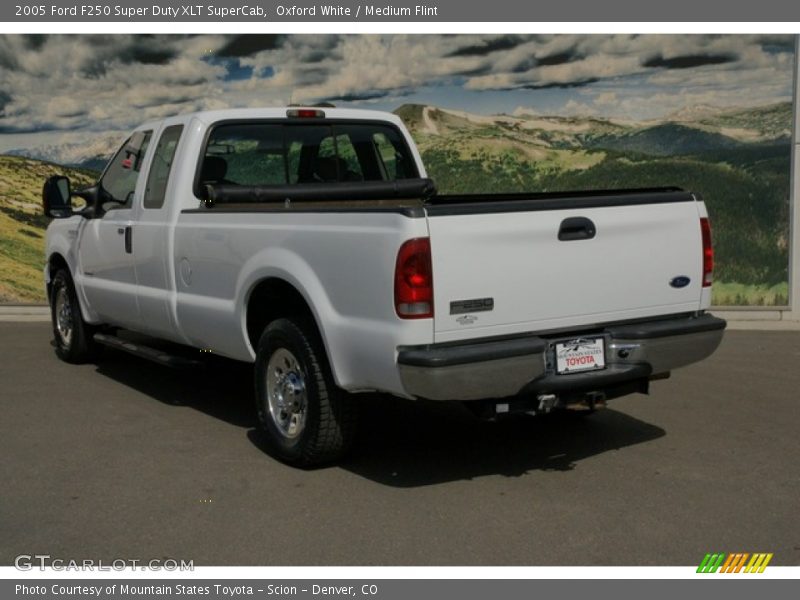 Oxford White / Medium Flint 2005 Ford F250 Super Duty XLT SuperCab