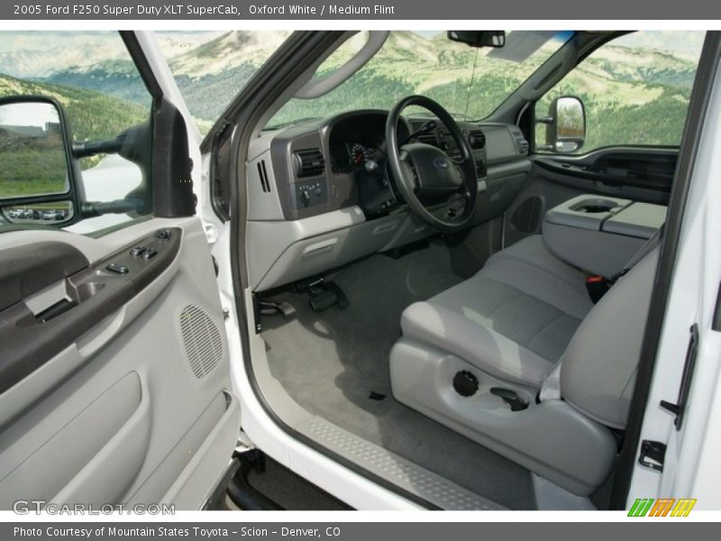 Oxford White / Medium Flint 2005 Ford F250 Super Duty XLT SuperCab