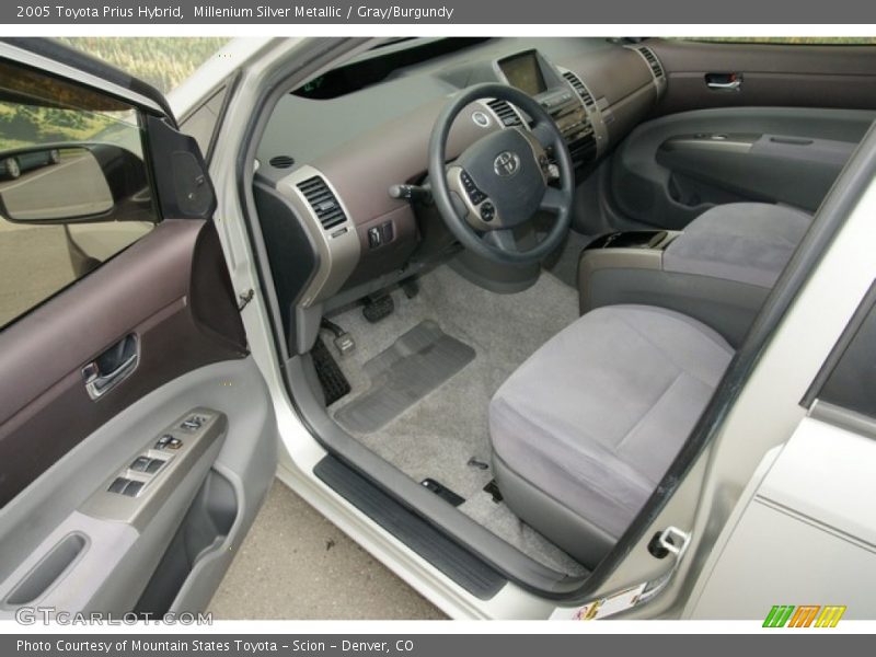  2005 Prius Hybrid Gray/Burgundy Interior