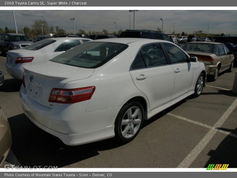 Super White / Charcoal 2009 Toyota Camry SE