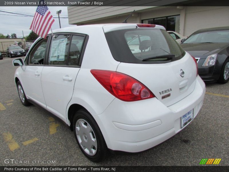Fresh Powder / Beige 2009 Nissan Versa 1.8 S Hatchback
