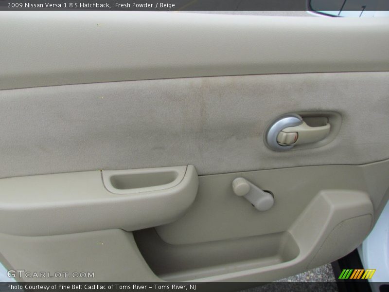 Fresh Powder / Beige 2009 Nissan Versa 1.8 S Hatchback