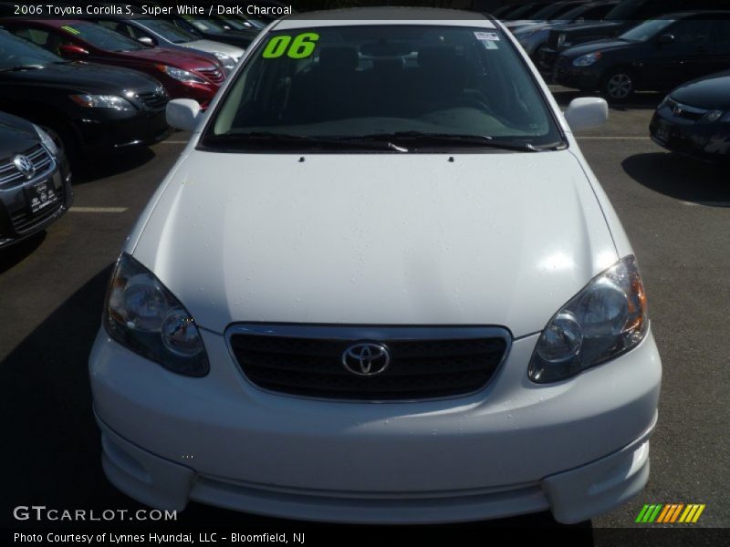 Super White / Dark Charcoal 2006 Toyota Corolla S