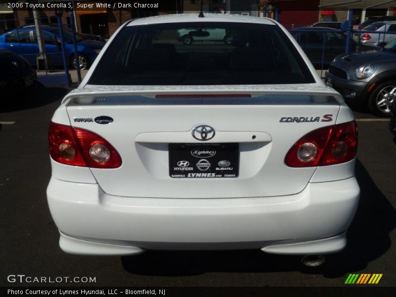 Super White / Dark Charcoal 2006 Toyota Corolla S