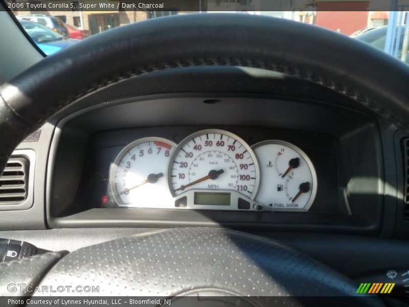 Super White / Dark Charcoal 2006 Toyota Corolla S