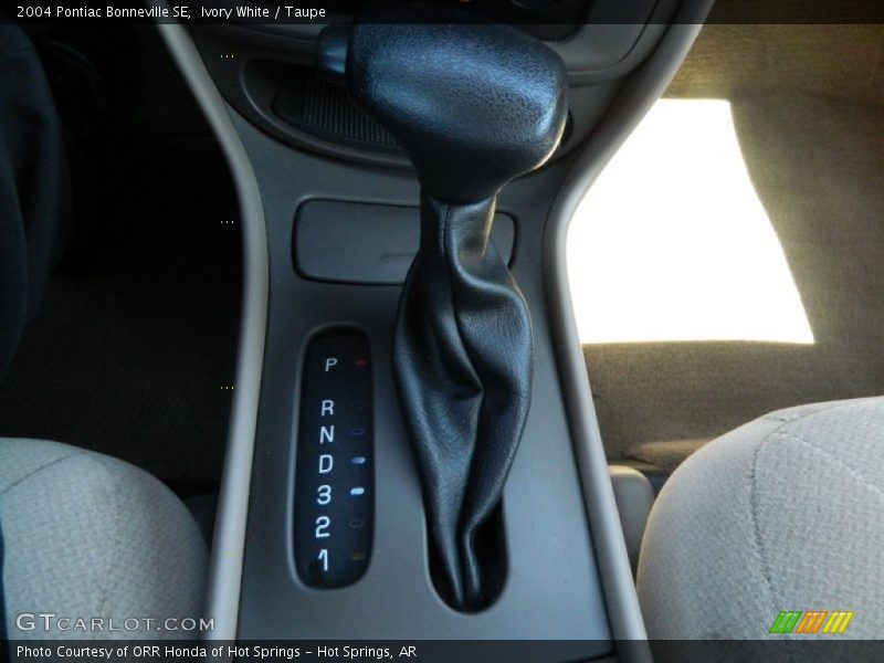 Ivory White / Taupe 2004 Pontiac Bonneville SE