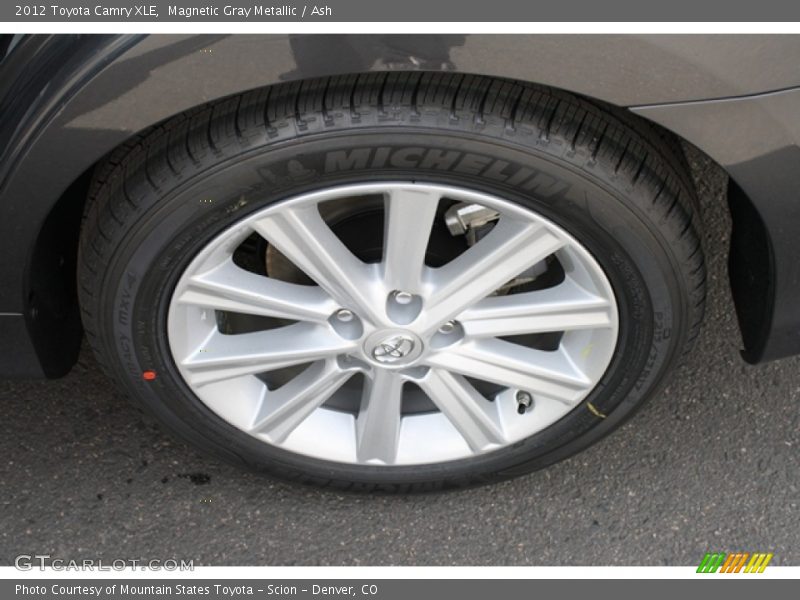 Magnetic Gray Metallic / Ash 2012 Toyota Camry XLE