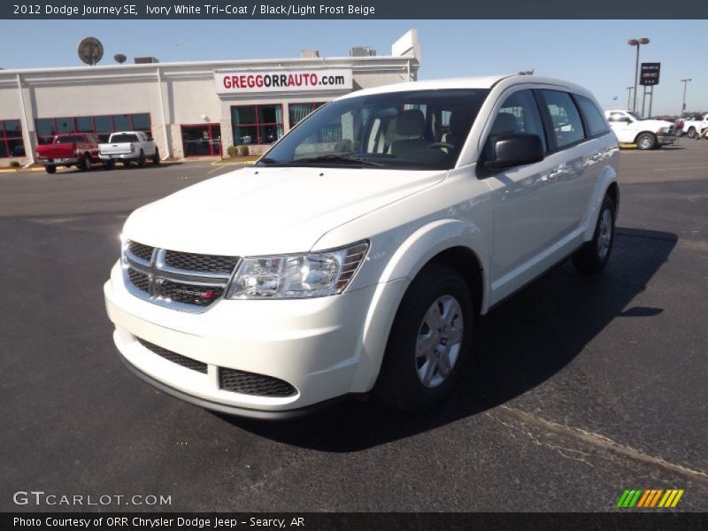 Ivory White Tri-Coat / Black/Light Frost Beige 2012 Dodge Journey SE