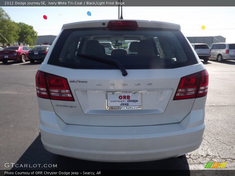 Ivory White Tri-Coat / Black/Light Frost Beige 2012 Dodge Journey SE
