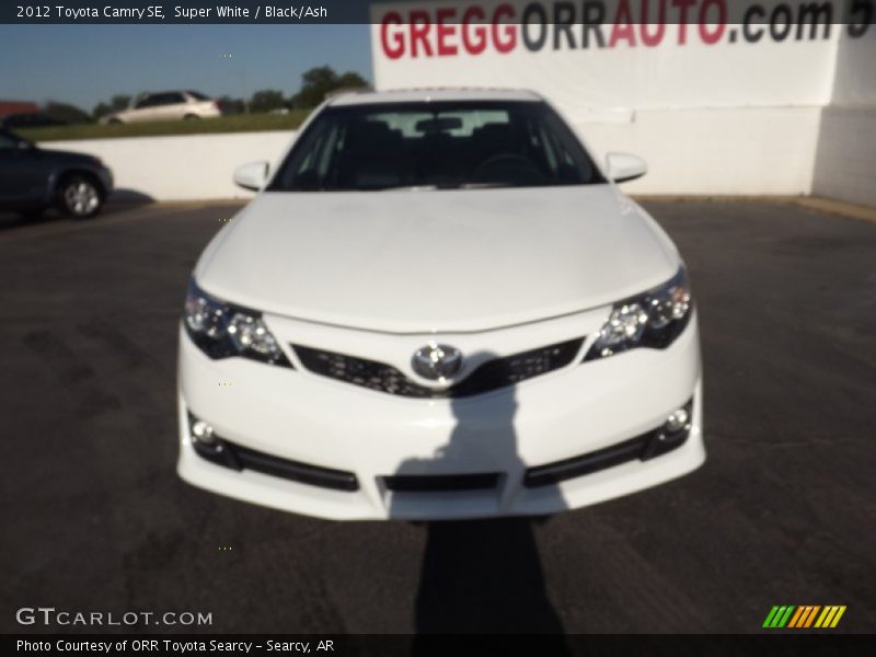 Super White / Black/Ash 2012 Toyota Camry SE