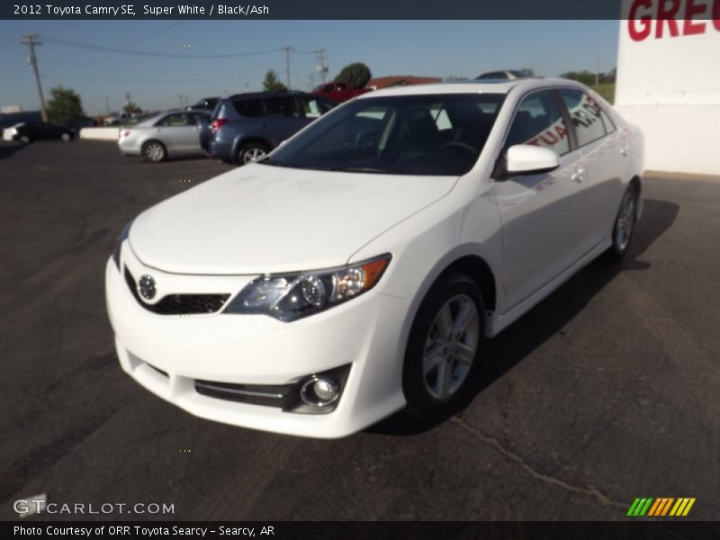 Super White / Black/Ash 2012 Toyota Camry SE