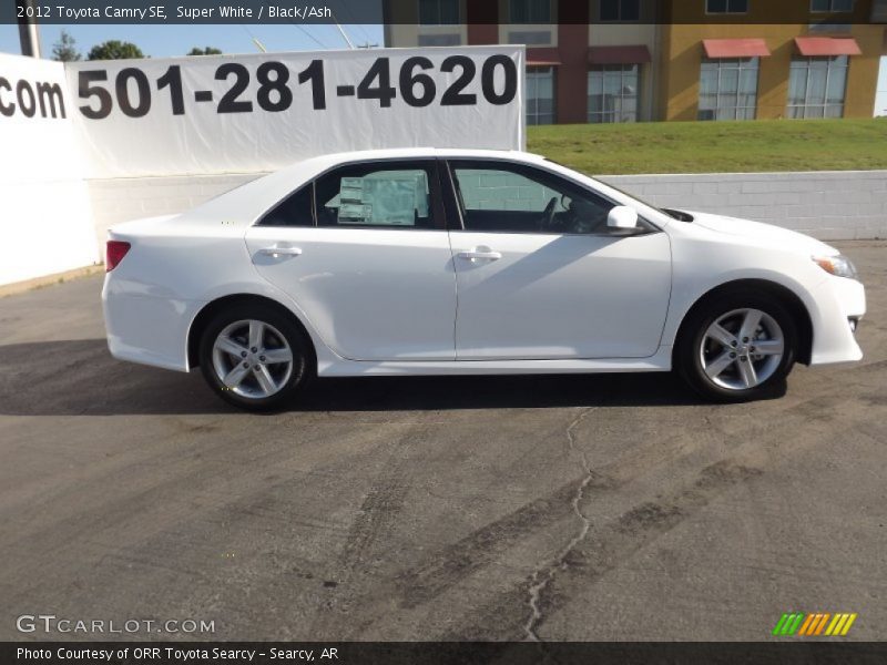 Super White / Black/Ash 2012 Toyota Camry SE