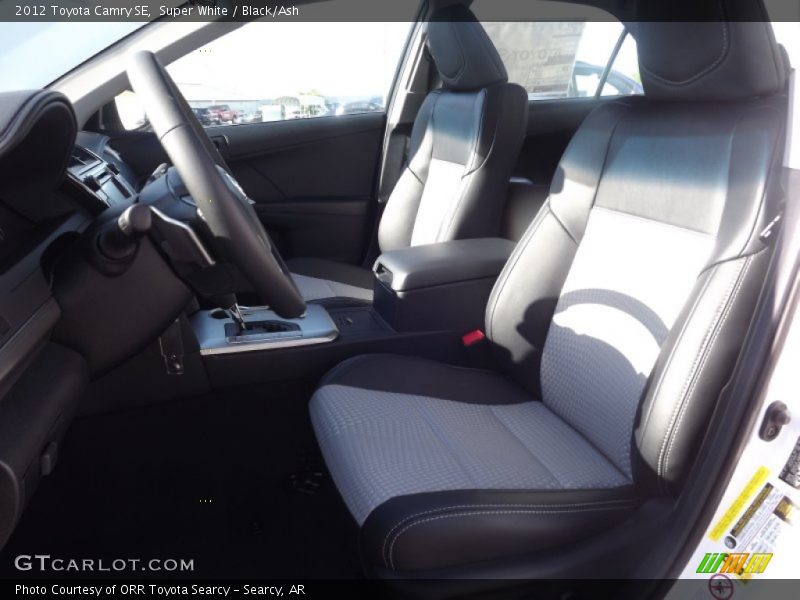 Super White / Black/Ash 2012 Toyota Camry SE