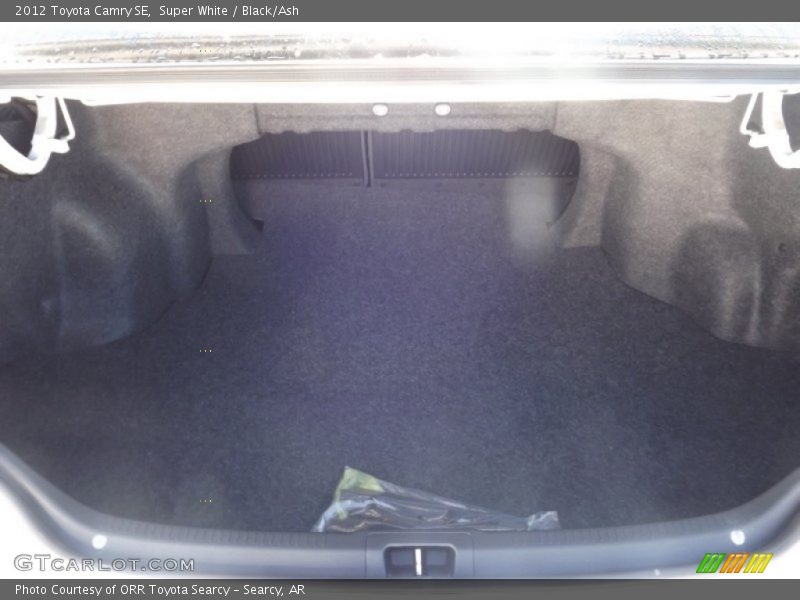 Super White / Black/Ash 2012 Toyota Camry SE