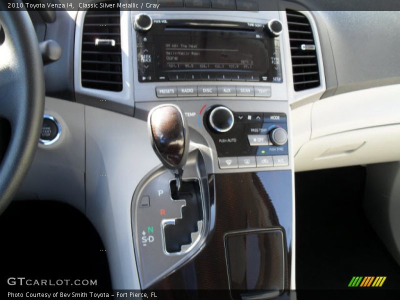 Classic Silver Metallic / Gray 2010 Toyota Venza I4