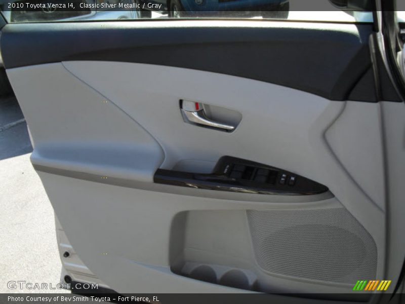 Classic Silver Metallic / Gray 2010 Toyota Venza I4