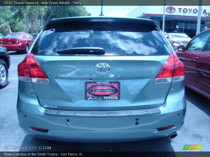 Aloe Green Metallic / Ivory 2010 Toyota Venza I4