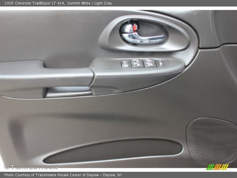 Summit White / Light Gray 2005 Chevrolet TrailBlazer LT 4x4