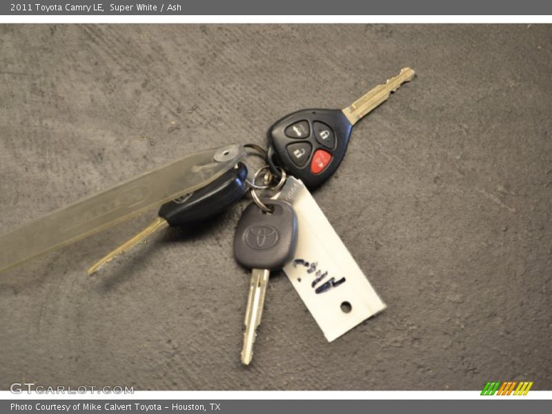 Super White / Ash 2011 Toyota Camry LE