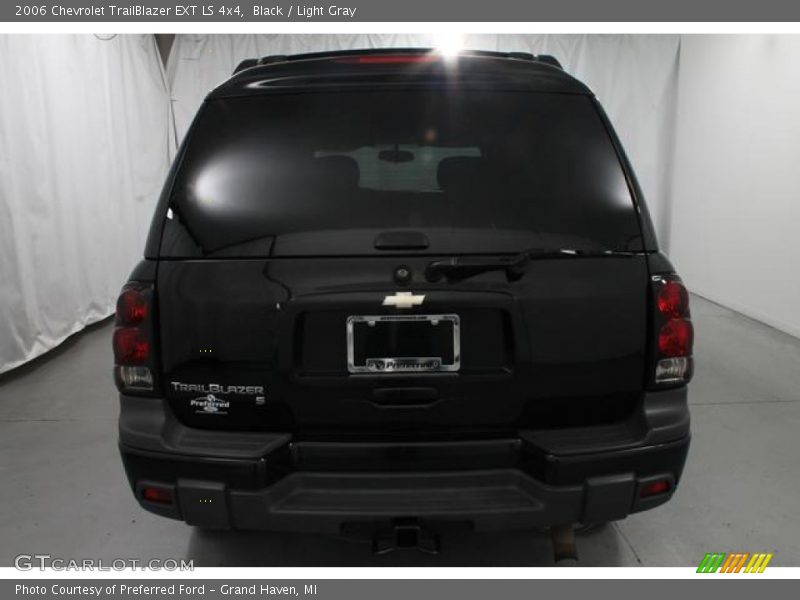 Black / Light Gray 2006 Chevrolet TrailBlazer EXT LS 4x4