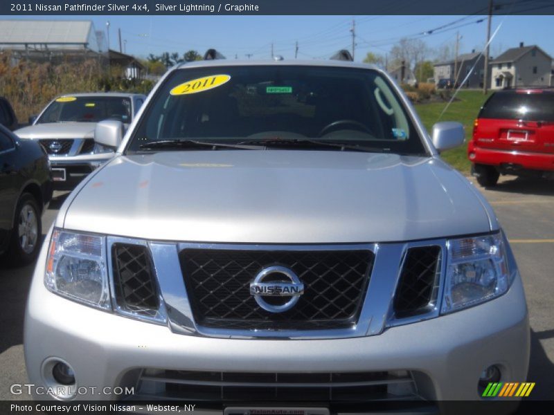Silver Lightning / Graphite 2011 Nissan Pathfinder Silver 4x4