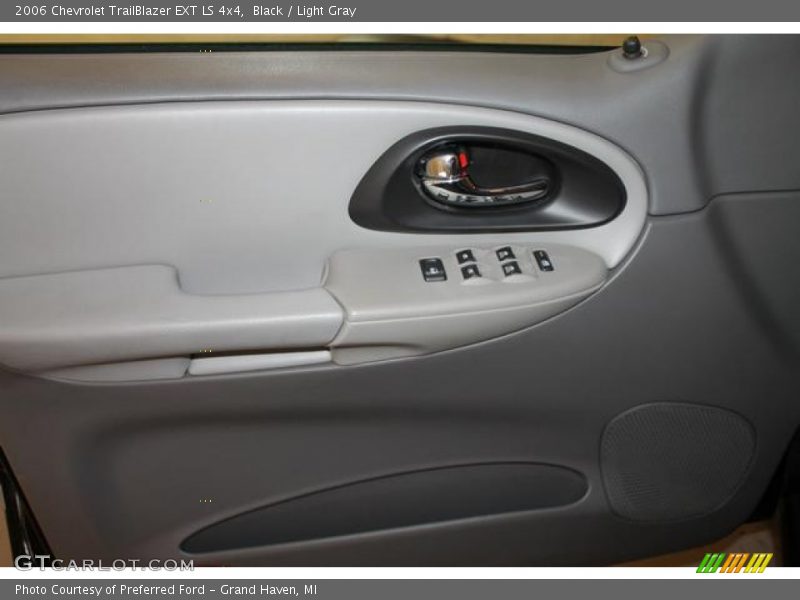 Black / Light Gray 2006 Chevrolet TrailBlazer EXT LS 4x4