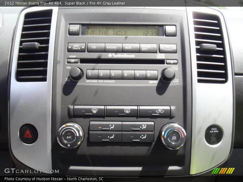 Controls of 2012 Xterra Pro-4X 4x4