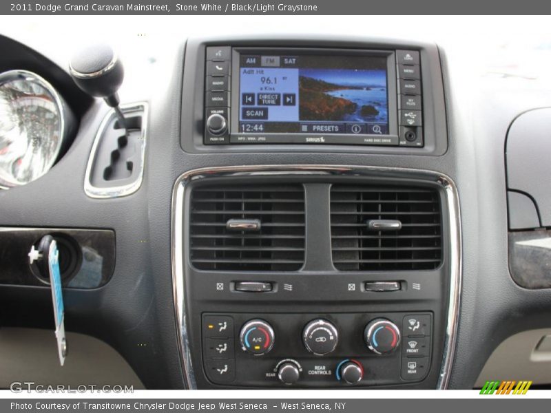 Stone White / Black/Light Graystone 2011 Dodge Grand Caravan Mainstreet