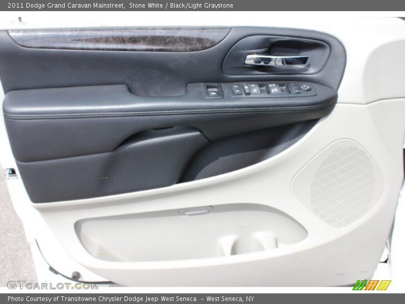 Stone White / Black/Light Graystone 2011 Dodge Grand Caravan Mainstreet