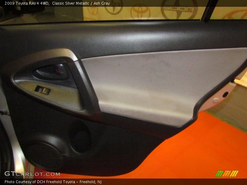 Classic Silver Metallic / Ash Gray 2009 Toyota RAV4 4WD