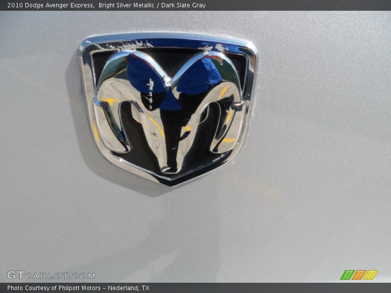 Bright Silver Metallic / Dark Slate Gray 2010 Dodge Avenger Express
