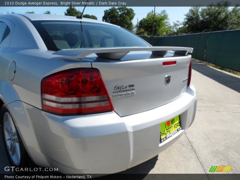 Bright Silver Metallic / Dark Slate Gray 2010 Dodge Avenger Express