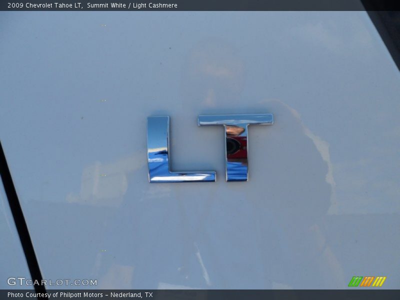 Summit White / Light Cashmere 2009 Chevrolet Tahoe LT