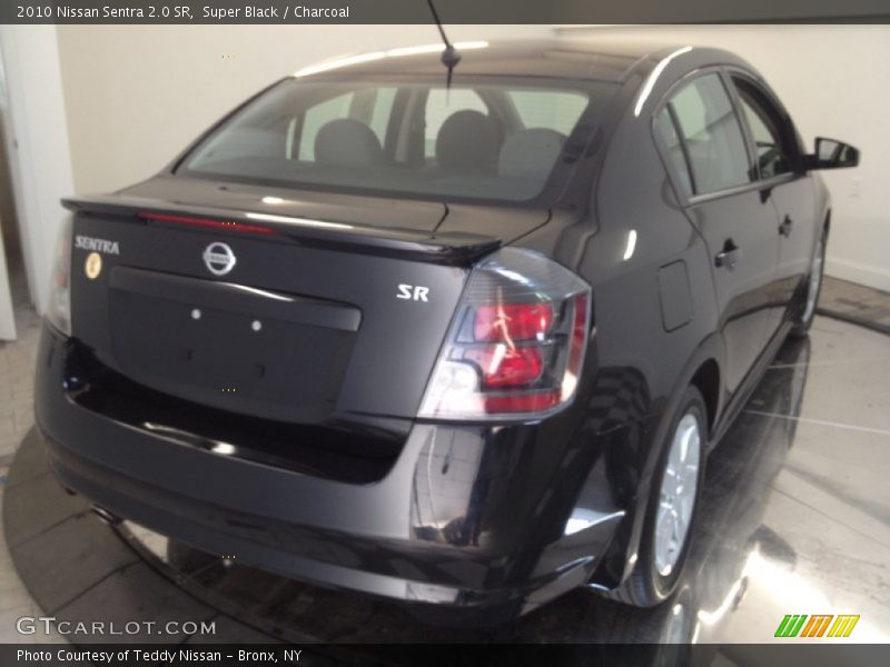 Super Black / Charcoal 2010 Nissan Sentra 2.0 SR