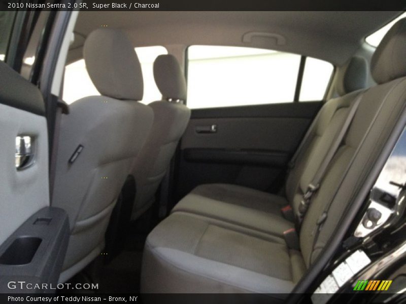 Super Black / Charcoal 2010 Nissan Sentra 2.0 SR