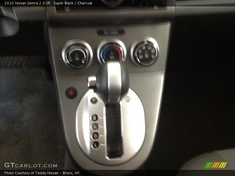 Super Black / Charcoal 2010 Nissan Sentra 2.0 SR