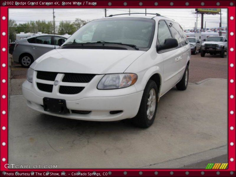 Stone White / Taupe 2002 Dodge Grand Caravan eX