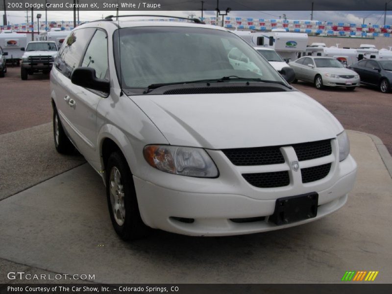 Stone White / Taupe 2002 Dodge Grand Caravan eX