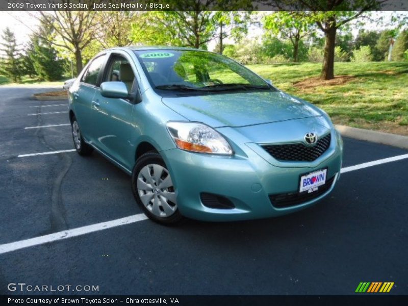 Jade Sea Metallic / Bisque 2009 Toyota Yaris S Sedan