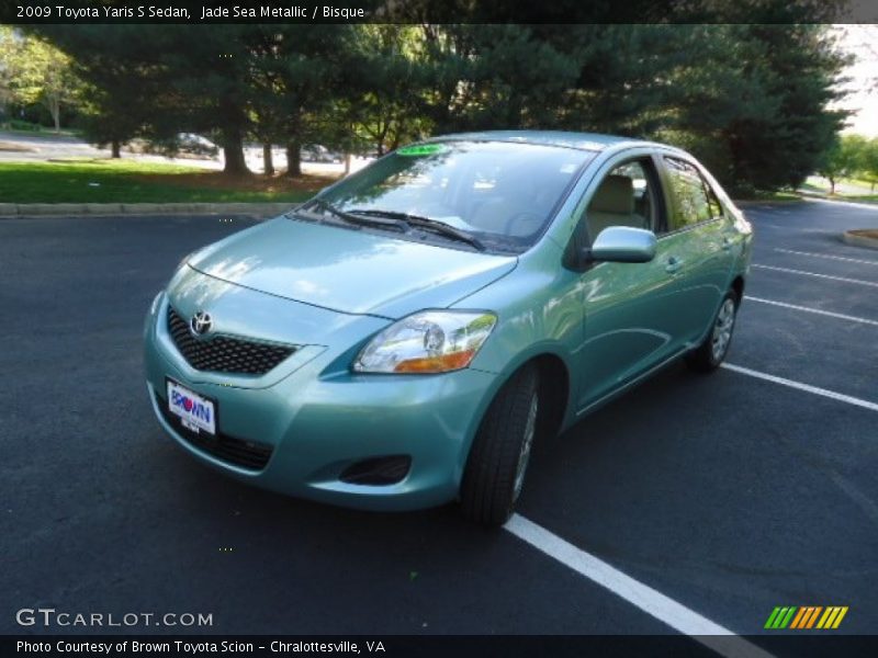 Jade Sea Metallic / Bisque 2009 Toyota Yaris S Sedan