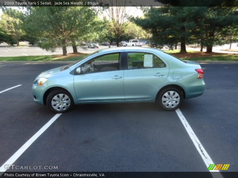 Jade Sea Metallic / Bisque 2009 Toyota Yaris S Sedan