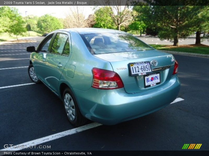 Jade Sea Metallic / Bisque 2009 Toyota Yaris S Sedan