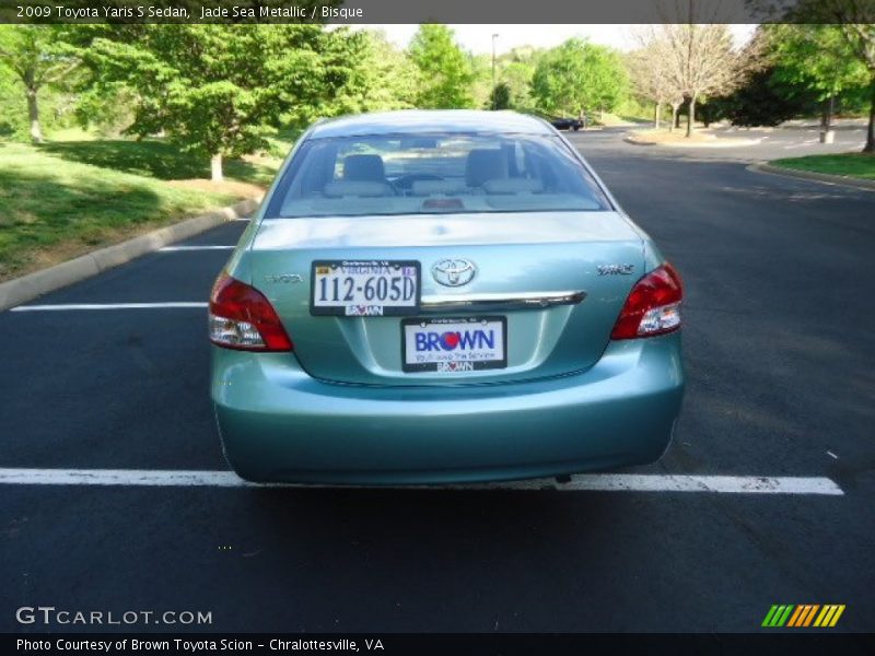 Jade Sea Metallic / Bisque 2009 Toyota Yaris S Sedan
