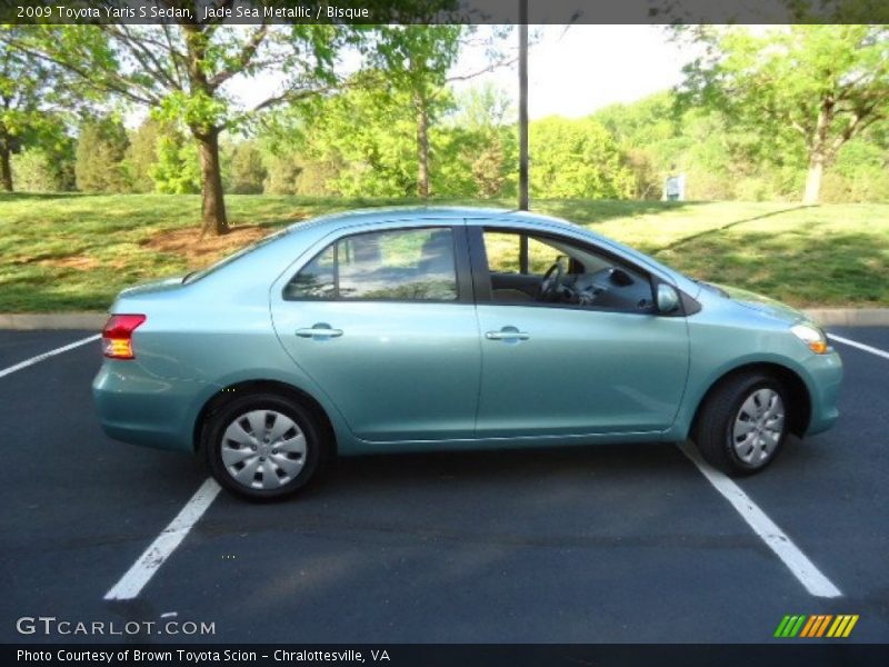 Jade Sea Metallic / Bisque 2009 Toyota Yaris S Sedan