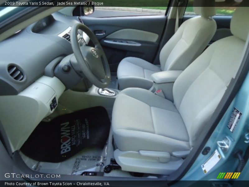 Jade Sea Metallic / Bisque 2009 Toyota Yaris S Sedan