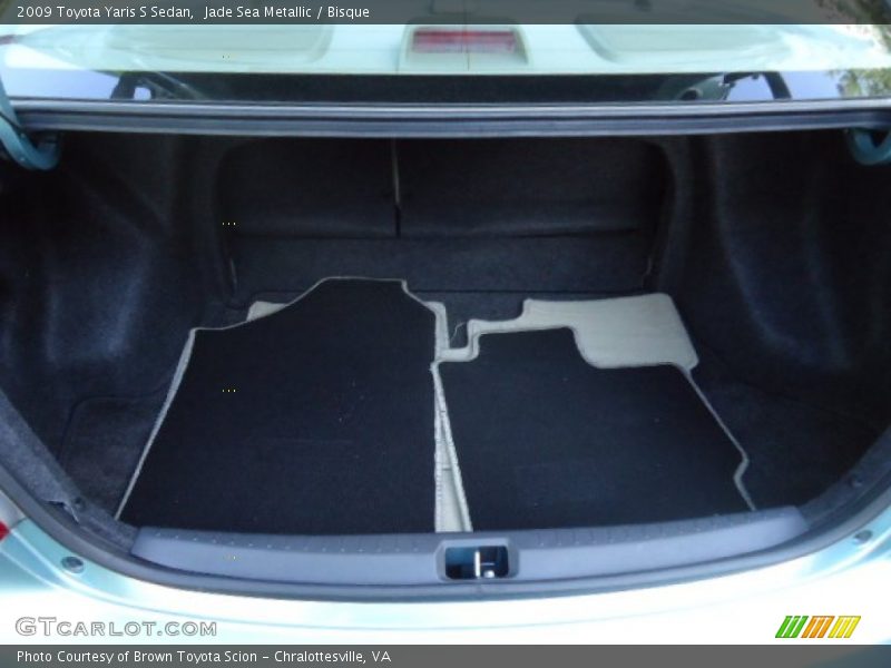 Jade Sea Metallic / Bisque 2009 Toyota Yaris S Sedan
