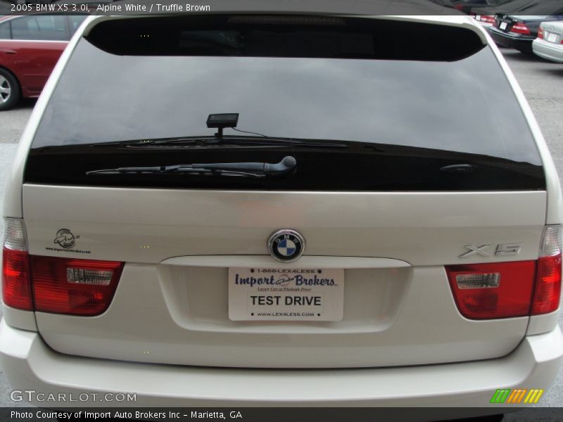 Alpine White / Truffle Brown 2005 BMW X5 3.0i
